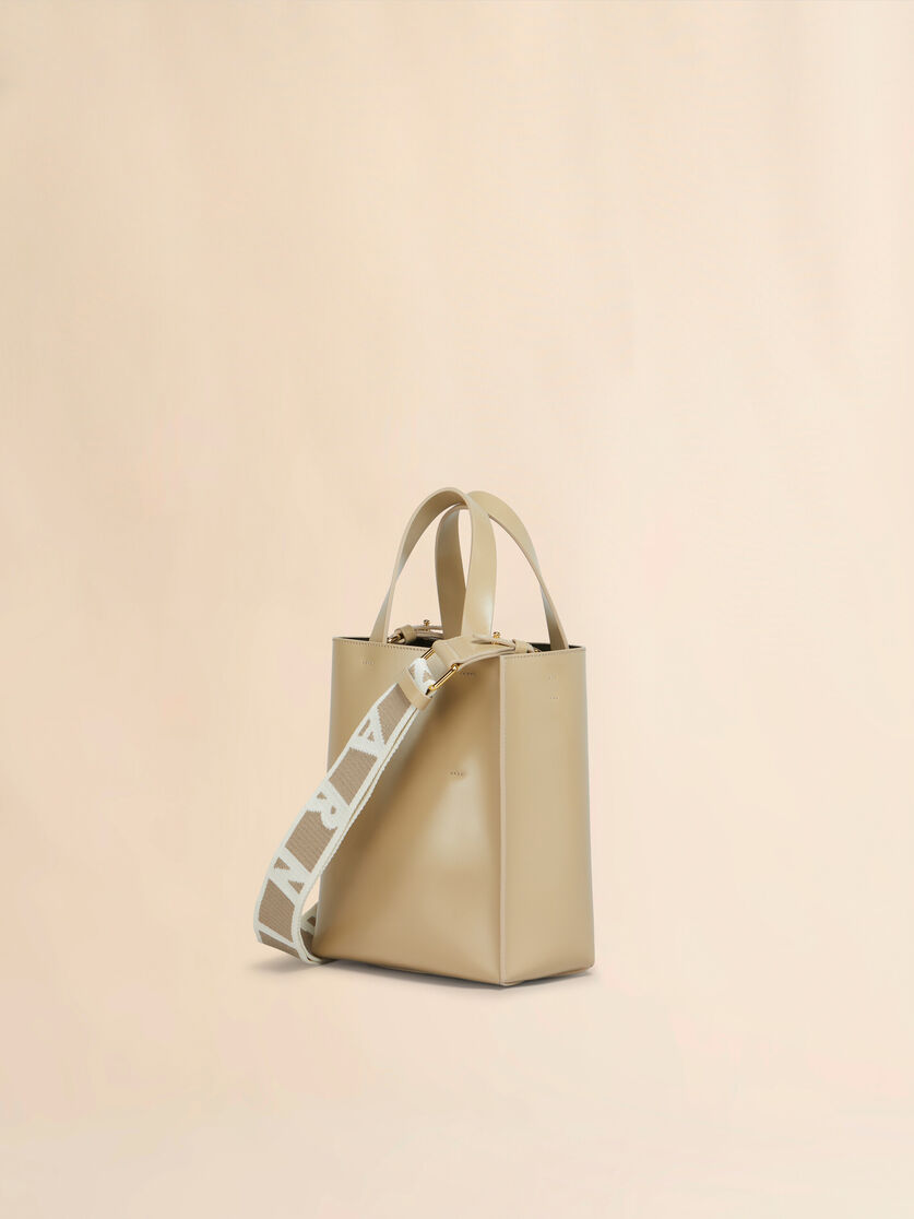 Minibolso Museo de piel azul claro - Bolsos shopper - Image 2