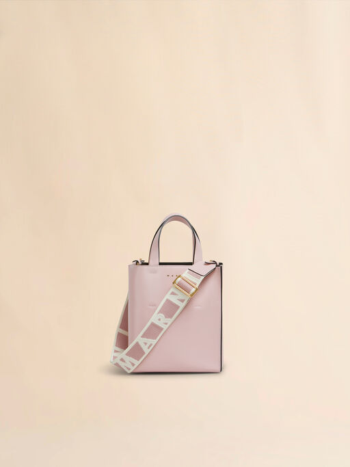 ライトピンク レザー製 Museoミニバッグ - ショッピングバッグ