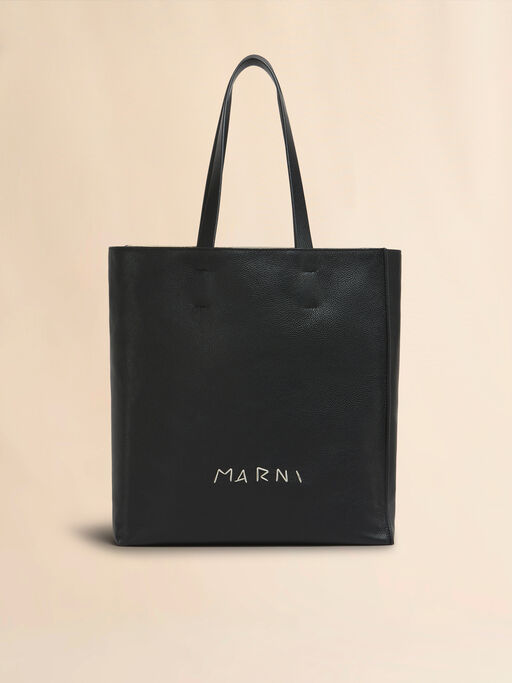 Museo Soft Tote Bag grande de piel negra con bordado Marni Symbol - Bolsos shopper