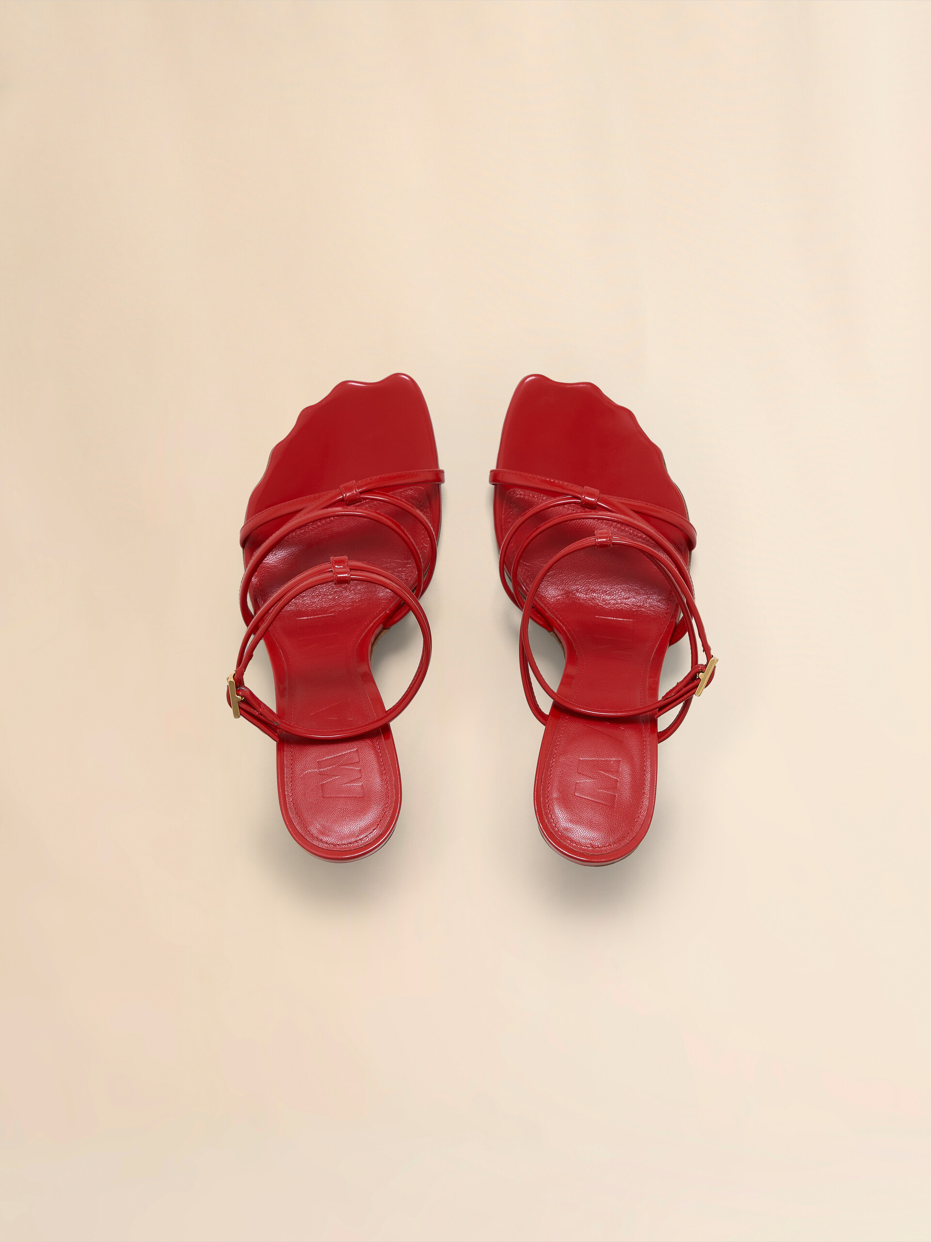 Schwarze Moonlight Sandalen aus gebürstetem Leder mit Riemchen - Sandalen - Image 4
