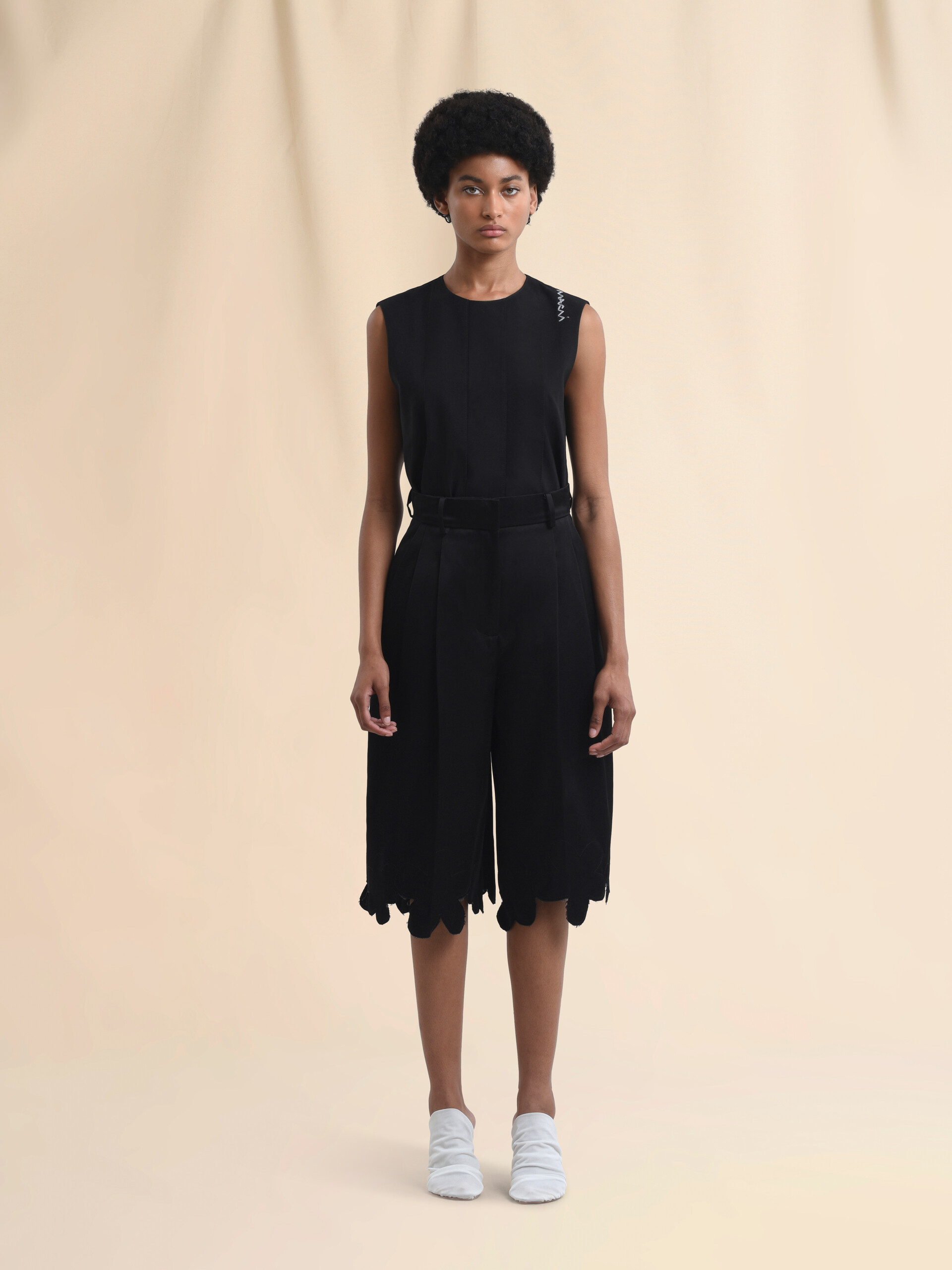 Duchess silk Bermuda shorts with scallop cut hem - Pants - Image 2