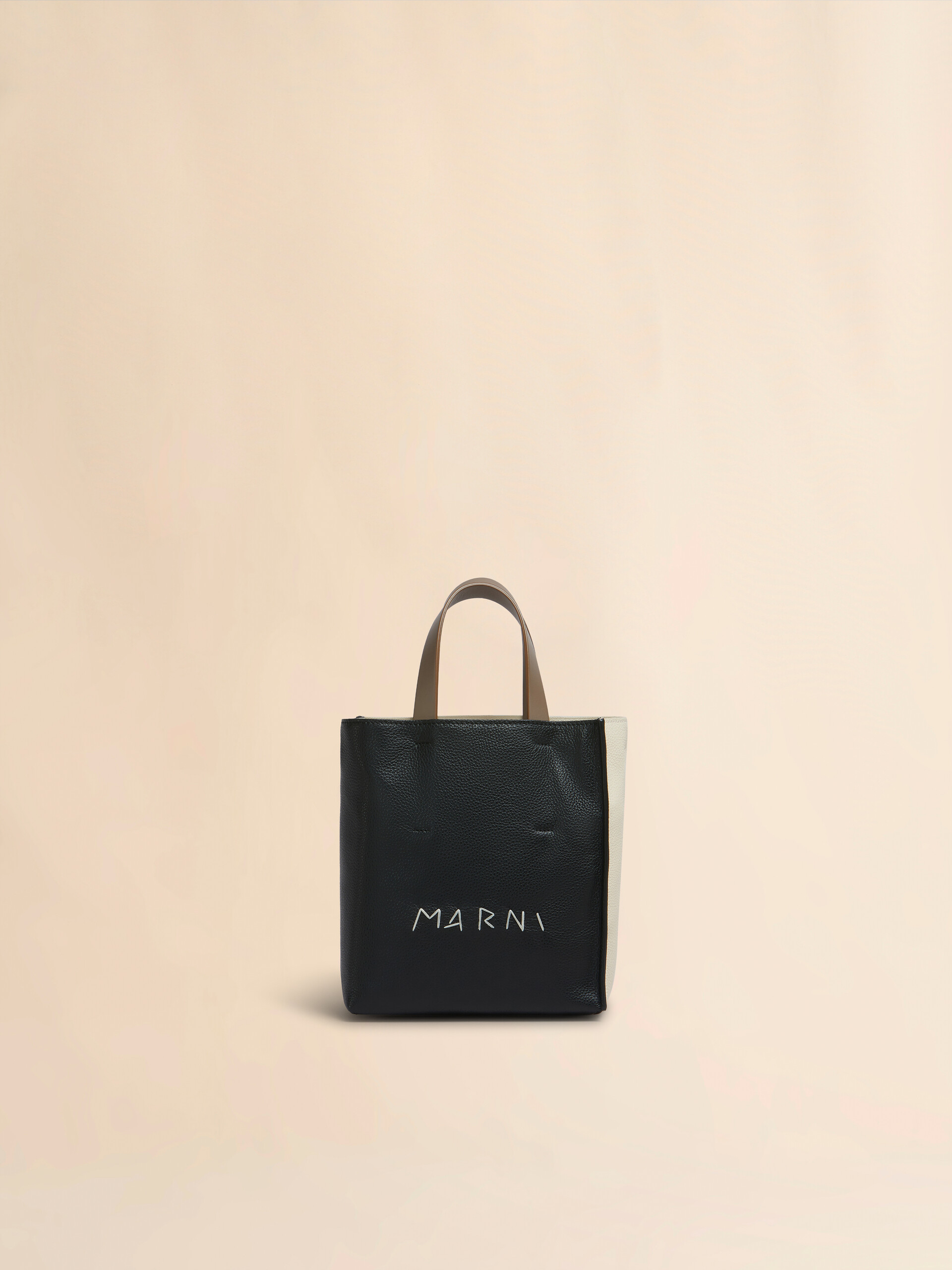 BLACK/SHELL/AGATE GREY
