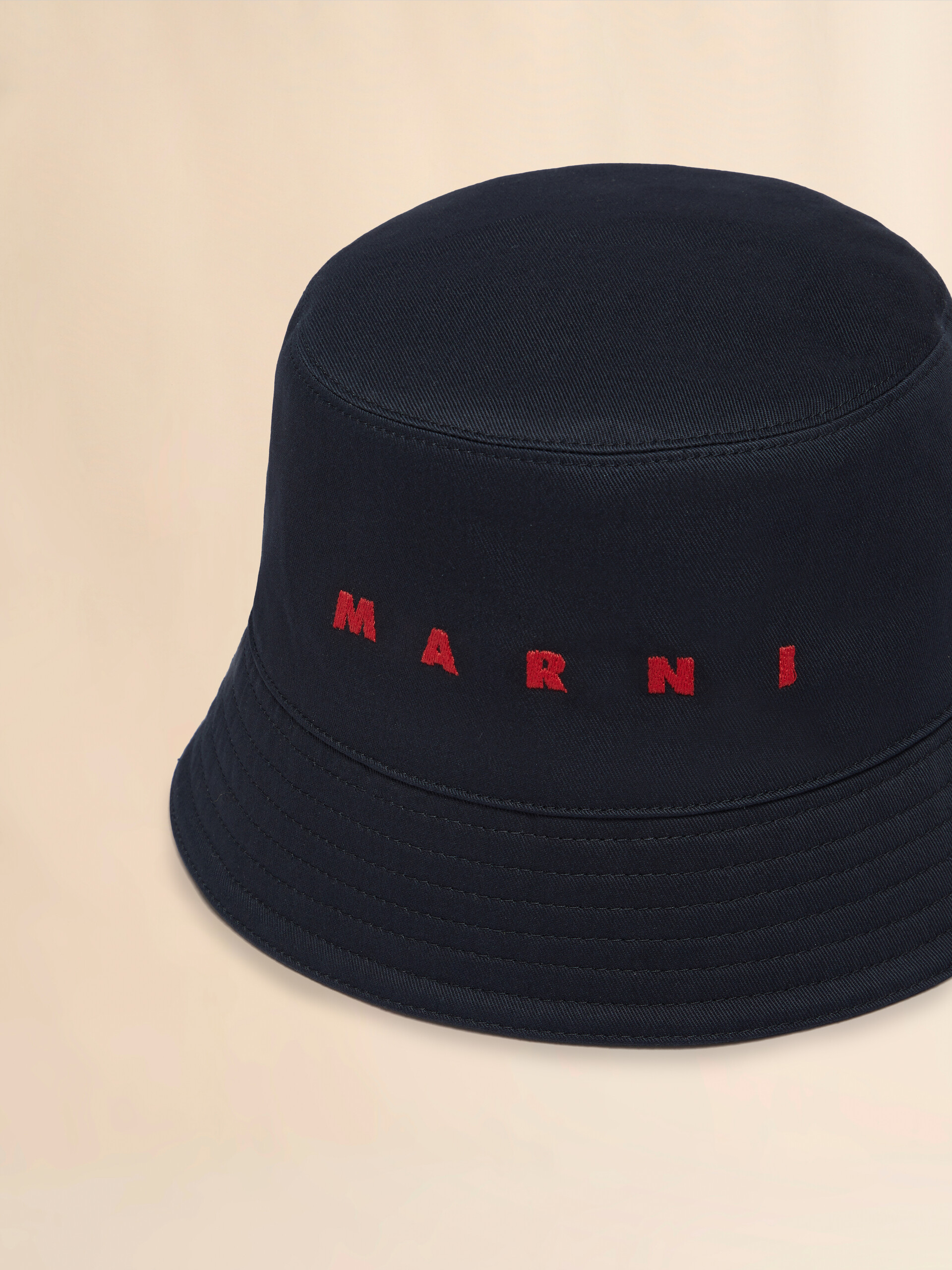 Black organic gabardine bucket hat with embroidered logo - Hats - Image 4