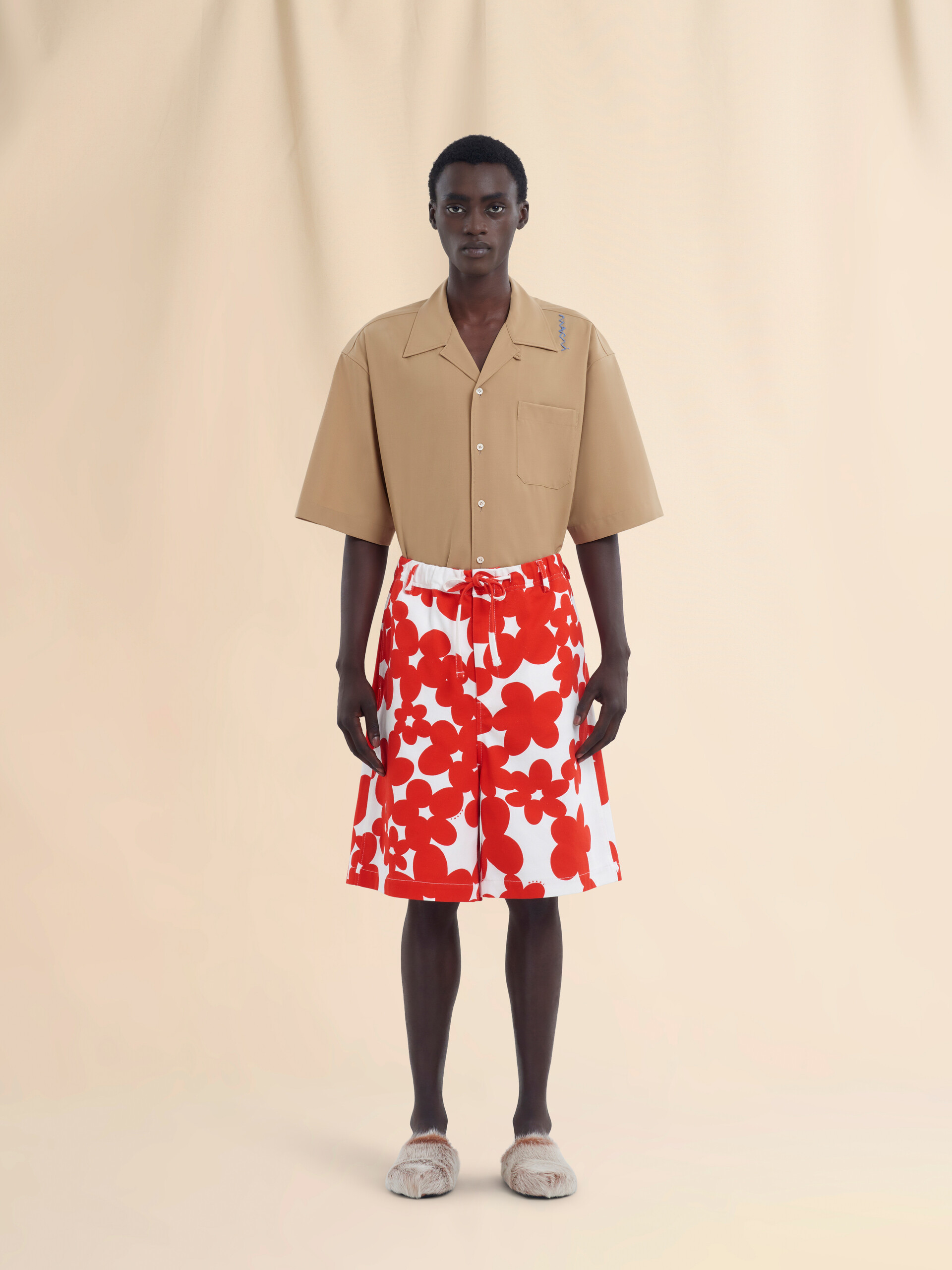 Cotton Bermuda shorts with red and white Dillies print - Pants - Image 2