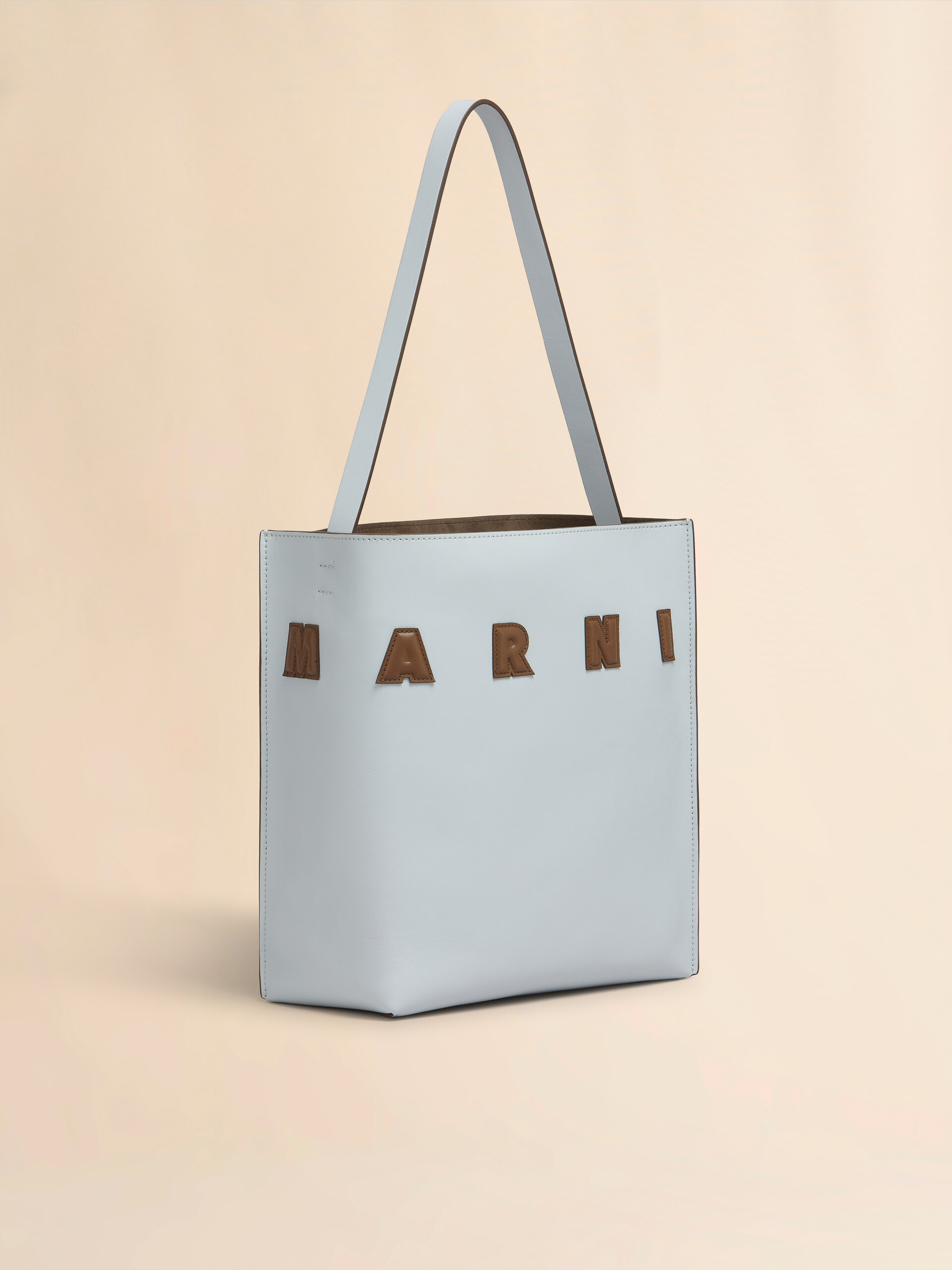Bolso hobo pequeño Museo de piel blanca con parches - Bolsos shopper - Image 5