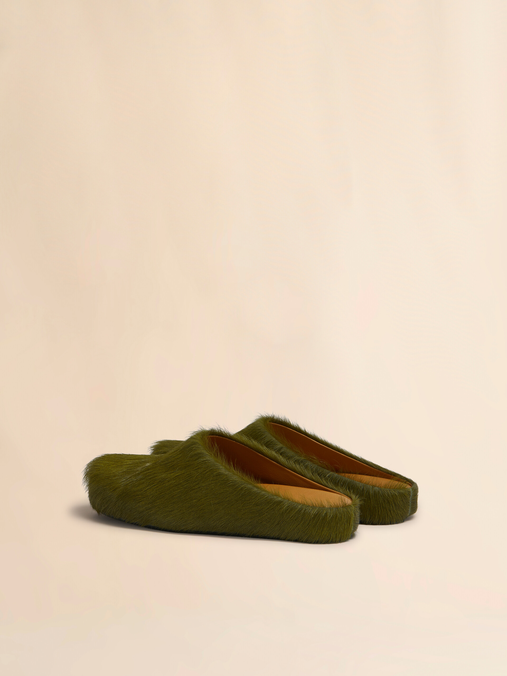 Blue long hair calfskin Fussbett sabot - Clogs - Image 3