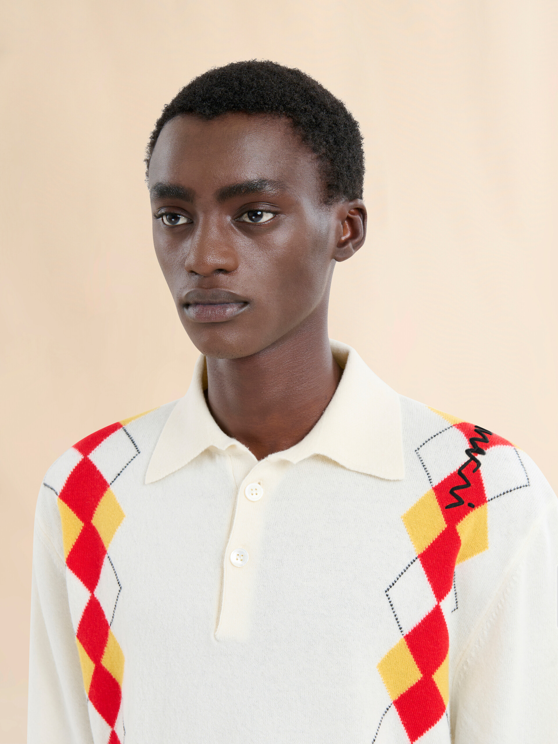 Elfenbeinfarbenes Poloshirt aus Wolle mit langen Ärmeln und Argyle-Muster - Hemden - Image 4