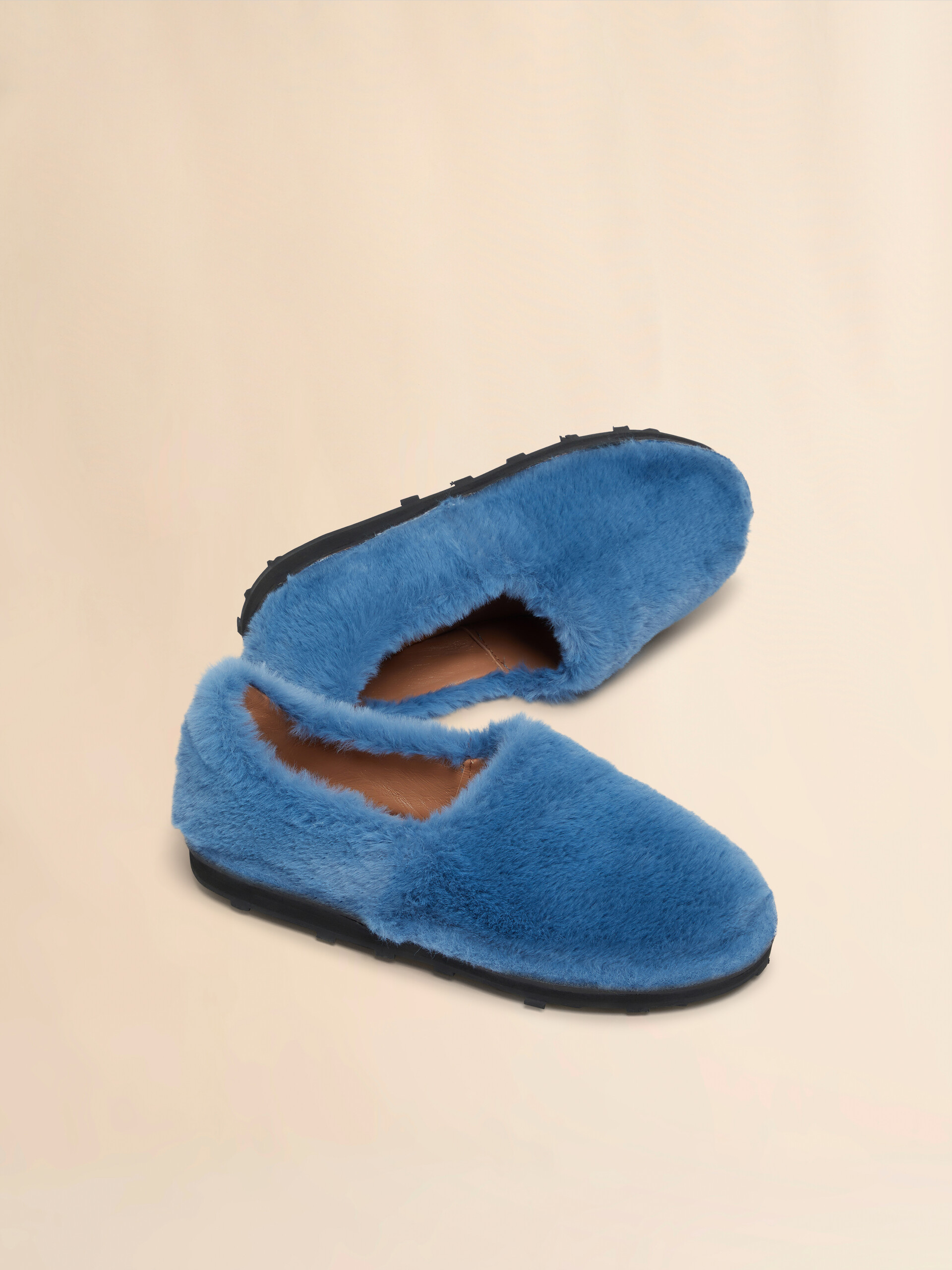 Blue slip-on loafer in faux fur - Mocassin - Image 4